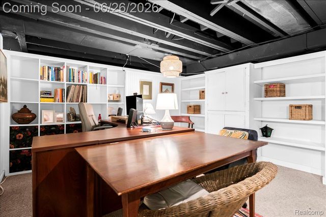 1179 Hampton Road, Grosse Pointe Woods, MI 48236
