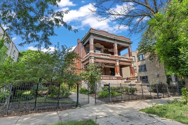 1918 N Humboldt Boulevard, Chicago, IL 60647