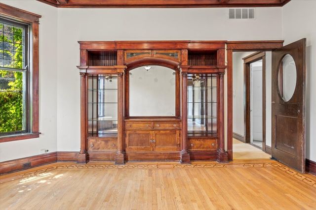 1918 N Humboldt Boulevard, Chicago, IL 60647