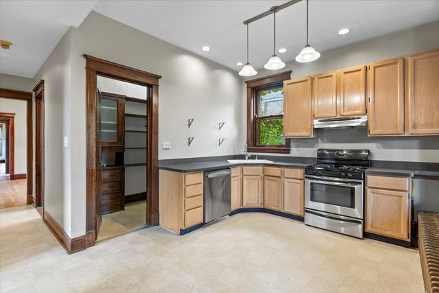 1918 N Humboldt Boulevard, Chicago, IL 60647