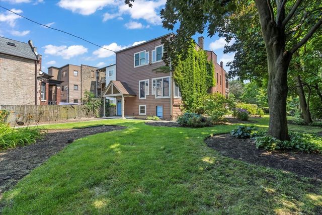 1918 N Humboldt Boulevard, Chicago, IL 60647