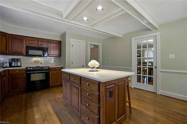 1705 Lovetts Pond LN, Virginia Beach, VA 23454