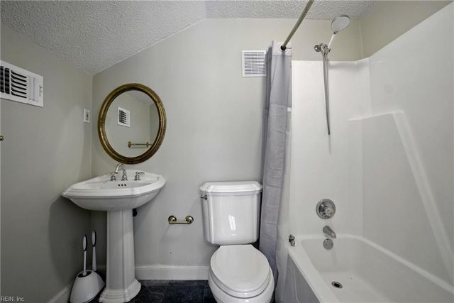1705 Lovetts Pond LN, Virginia Beach, VA 23454