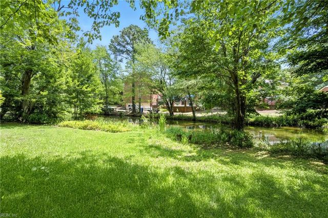 1705 Lovetts Pond LN, Virginia Beach, VA 23454