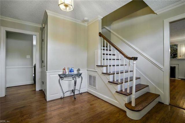 1705 Lovetts Pond LN, Virginia Beach, VA 23454