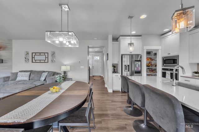 3913 E Collingwood, Meridian, ID 83642