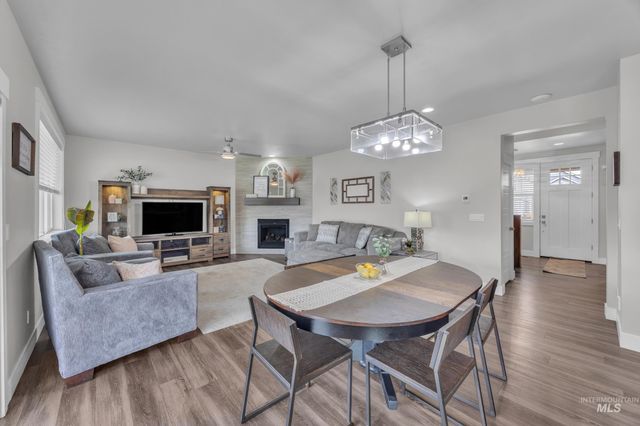 3913 E Collingwood, Meridian, ID 83642