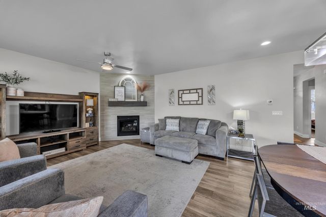 3913 E Collingwood, Meridian, ID 83642