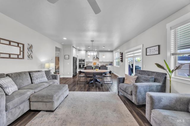 3913 E Collingwood, Meridian, ID 83642