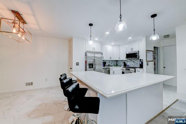 2 Meyer Court 1602, West Orange, NJ 07052