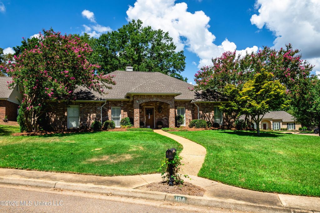 104 Arbor Ridge Road, Ridgeland, MS 39157
