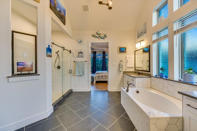 145 DOUBLE EAGLE RANCH DR, Cedar Creek, TX 78612