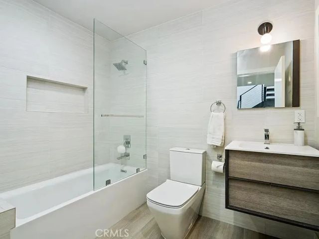 811 N DETROIT ST, Los Angeles, CA 90046