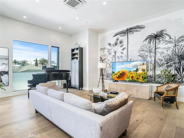 811 N DETROIT ST, Los Angeles, CA 90046