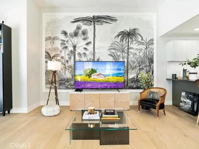 811 N DETROIT ST, Los Angeles, CA 90046