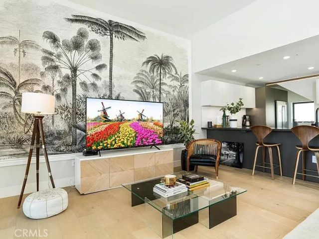 811 N DETROIT ST, Los Angeles, CA 90046