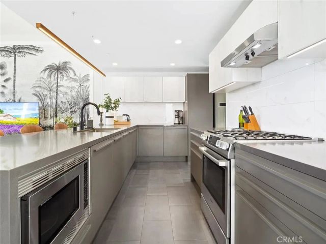 811 N DETROIT ST, Los Angeles, CA 90046