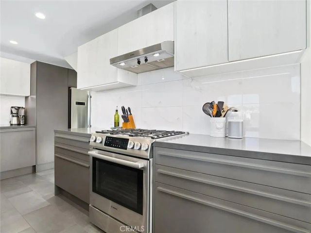 811 N DETROIT ST, Los Angeles, CA 90046