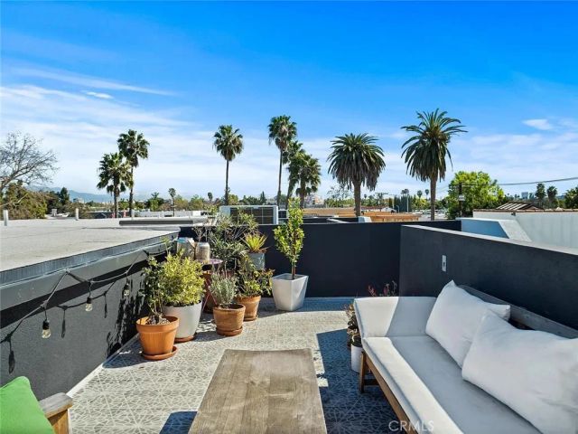 811 N DETROIT ST, Los Angeles, CA 90046