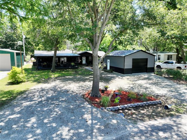 330 Kiamichi, Eufaula, OK 74432