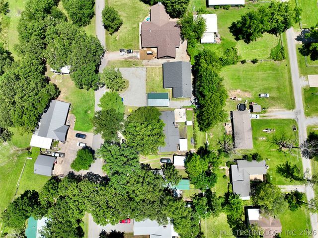 330 Kiamichi, Eufaula, OK 74432