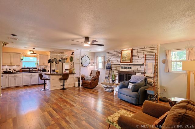 330 Kiamichi, Eufaula, OK 74432