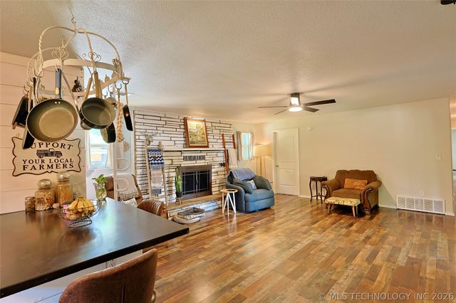 330 Kiamichi, Eufaula, OK 74432