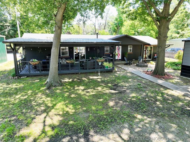 330 Kiamichi, Eufaula, OK 74432