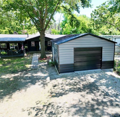330 Kiamichi, Eufaula, OK 74432