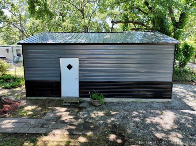 330 Kiamichi, Eufaula, OK 74432