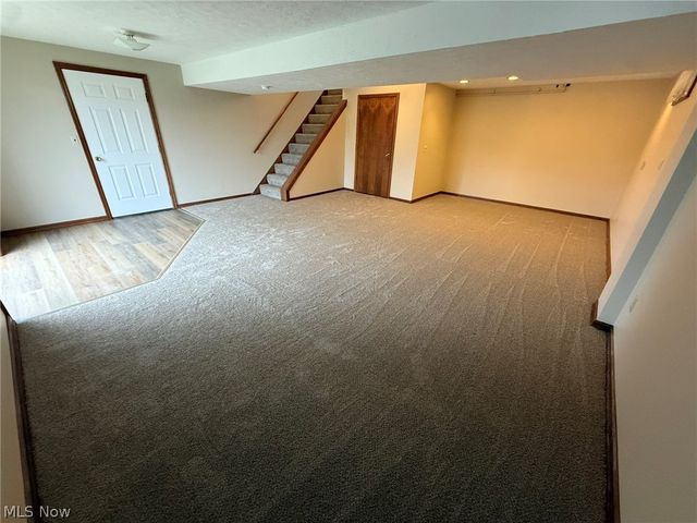 2286 Stonecreek Road SW, New Philadelphia, OH 44663