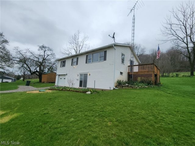 2286 Stonecreek Road SW, New Philadelphia, OH 44663