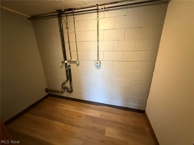 2286 Stonecreek Road SW, New Philadelphia, OH 44663