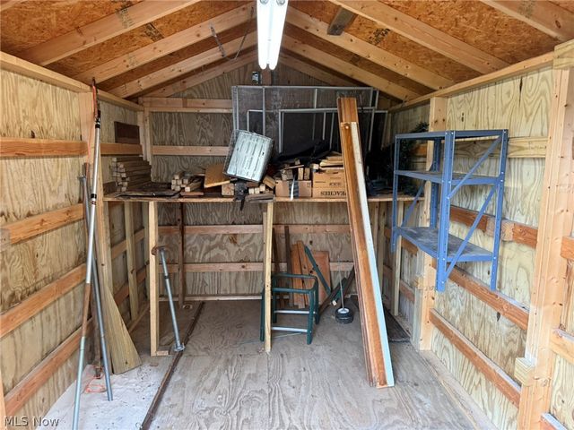 2286 Stonecreek Road SW, New Philadelphia, OH 44663