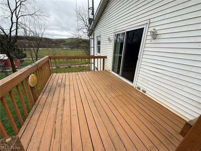 2286 Stonecreek Road SW, New Philadelphia, OH 44663