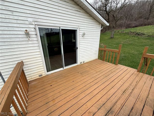 2286 Stonecreek Road SW, New Philadelphia, OH 44663