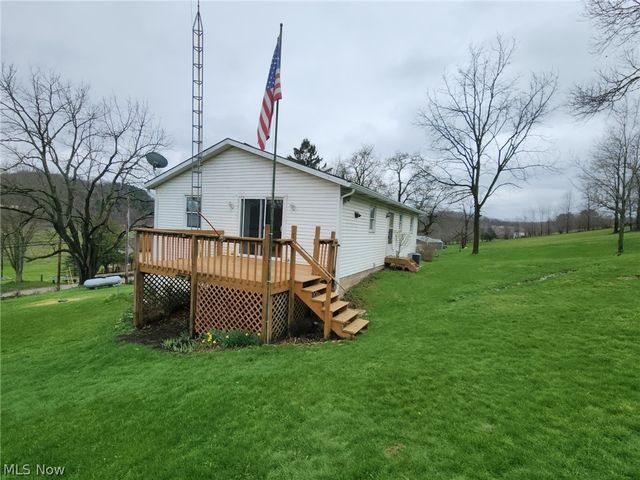 2286 Stonecreek Road SW, New Philadelphia, OH 44663