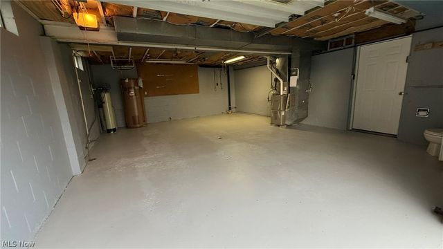 2286 Stonecreek Road SW, New Philadelphia, OH 44663