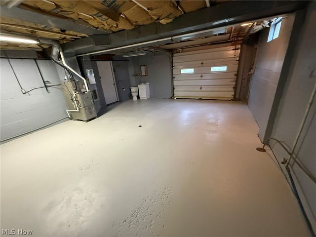 2286 Stonecreek Road SW, New Philadelphia, OH 44663