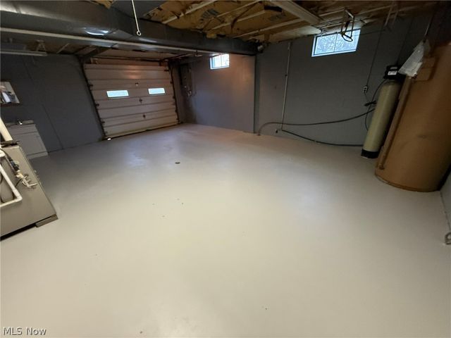 2286 Stonecreek Road SW, New Philadelphia, OH 44663