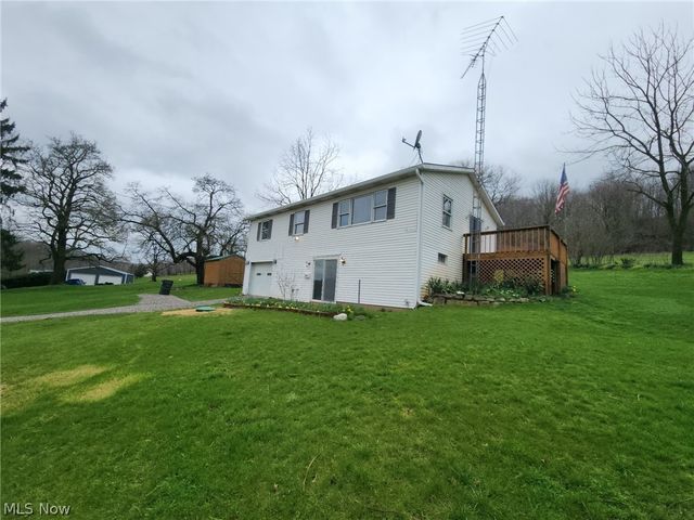 2286 Stonecreek Road SW, New Philadelphia, OH 44663