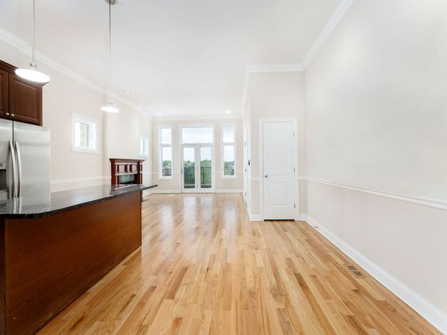 5445 N NORTHWEST Highway 3S, Chicago, IL 60630