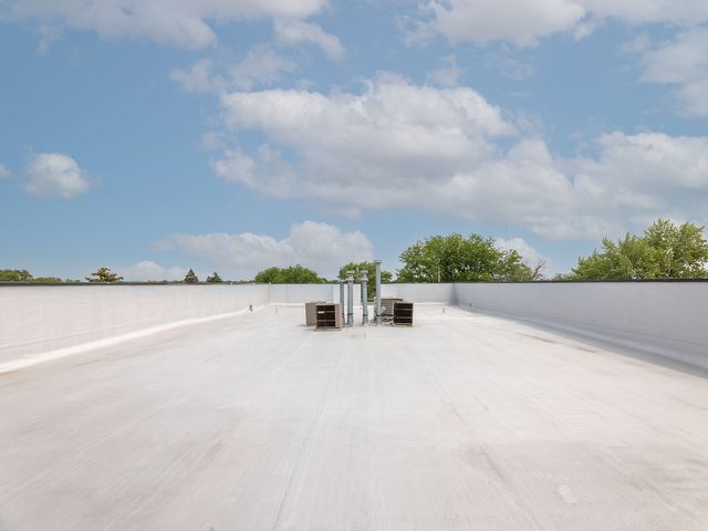 5445 N NORTHWEST Highway 3S, Chicago, IL 60630