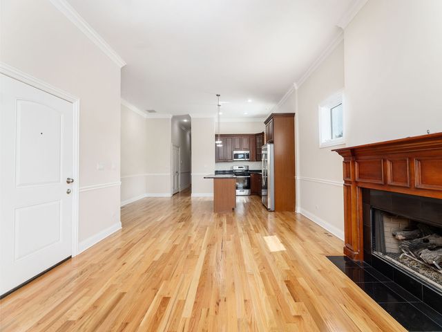 5445 N NORTHWEST Highway 3S, Chicago, IL 60630