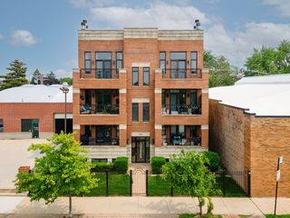 5445 N NORTHWEST Highway 3S, Chicago, IL 60630