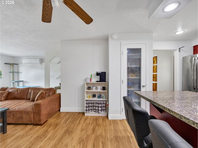 24046 Ne TREEHILL Dr, Wood Village, OR 97060