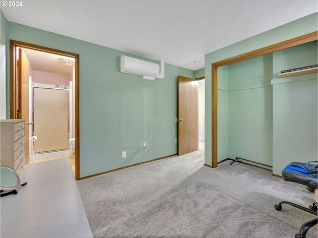 24046 Ne TREEHILL Dr, Wood Village, OR 97060