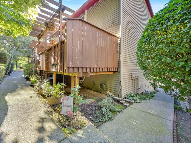 24046 Ne TREEHILL Dr, Wood Village, OR 97060