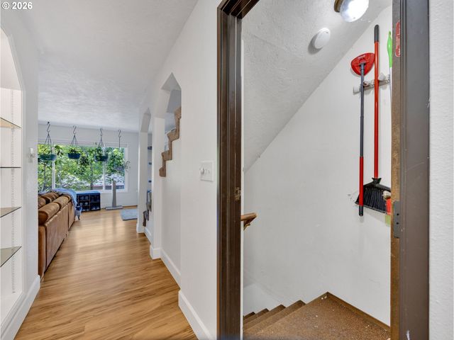 24046 Ne TREEHILL Dr, Wood Village, OR 97060