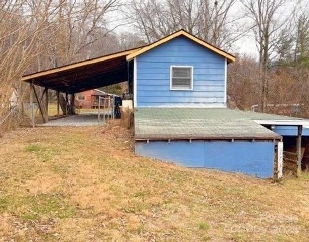 9 Riddle Road, Swannanoa, NC 28778